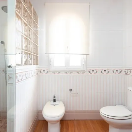 Luxury With Private Pool With Aircon,playa Del Duque Vila