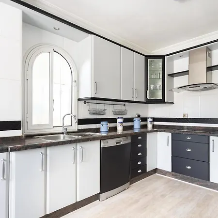 Luxury With Private Pool With Aircon,playa Del Duque Costa Adeje (Tenerife)